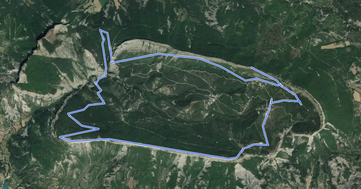 Маршрут Tour de la Montagne de Saint-Genis на спутниковом снимке