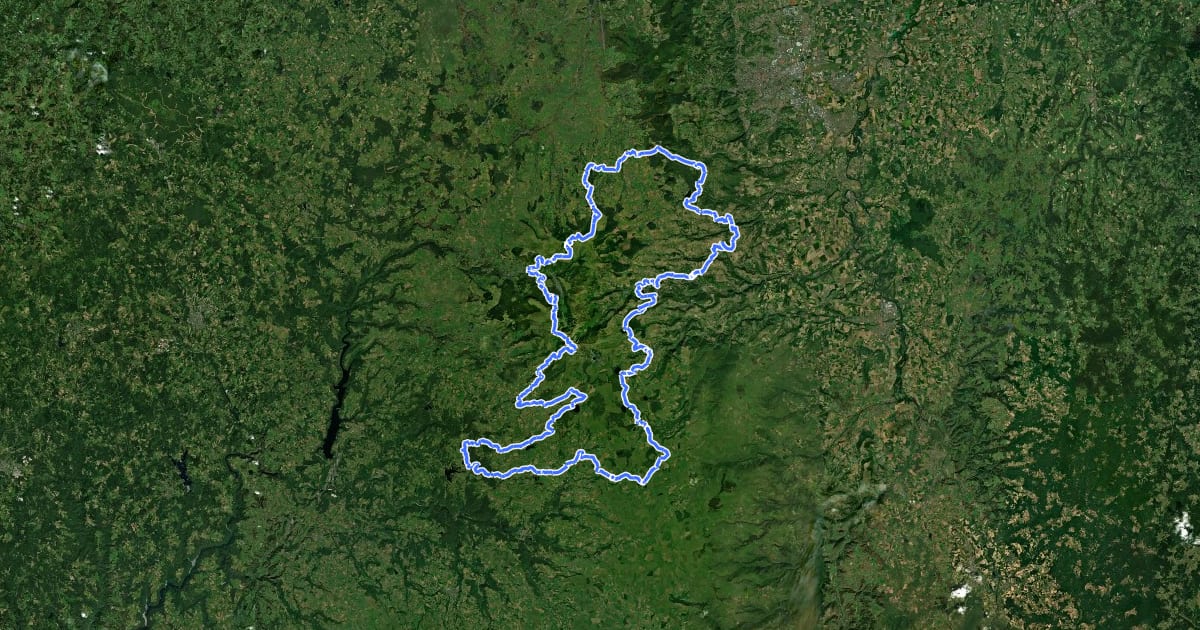 Маршрут Tour des volcans et lacs d'Auvergne на спутниковом снимке