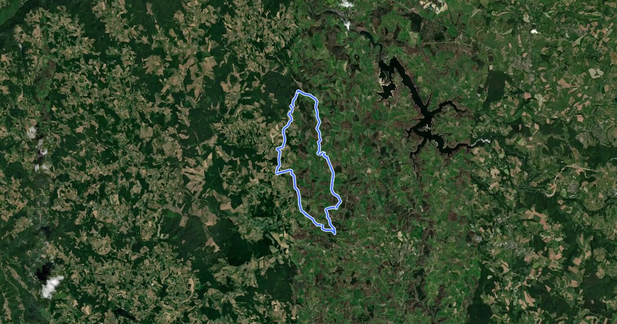 Маршрут Tour du Cantal Pédestre 2016 на спутниковом снимке