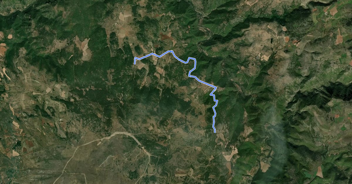 Маршрут Tour du Larzac - variante Saint-Sauveur на спутниковом снимке