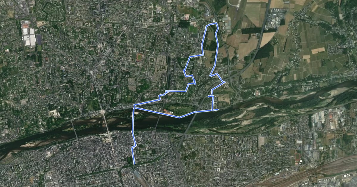 Маршрут Tours Sentier Sainte Radegonde на спутниковом снимке