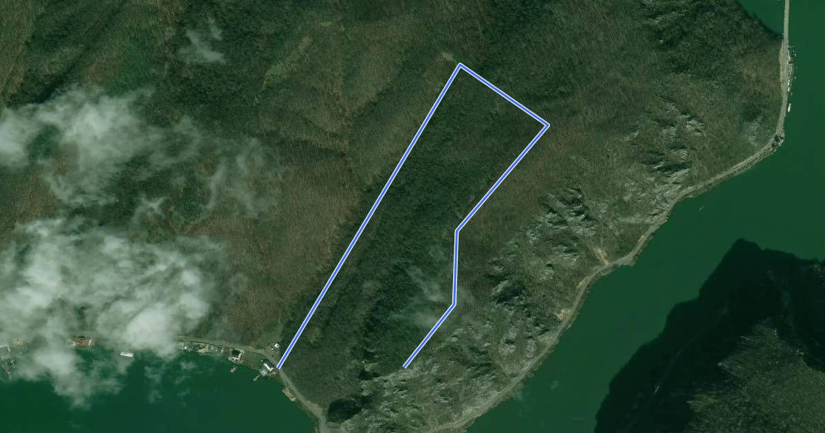 Маршрут Traseul ecoturistic Ciucarul mic (red triangle) на спутниковом снимке