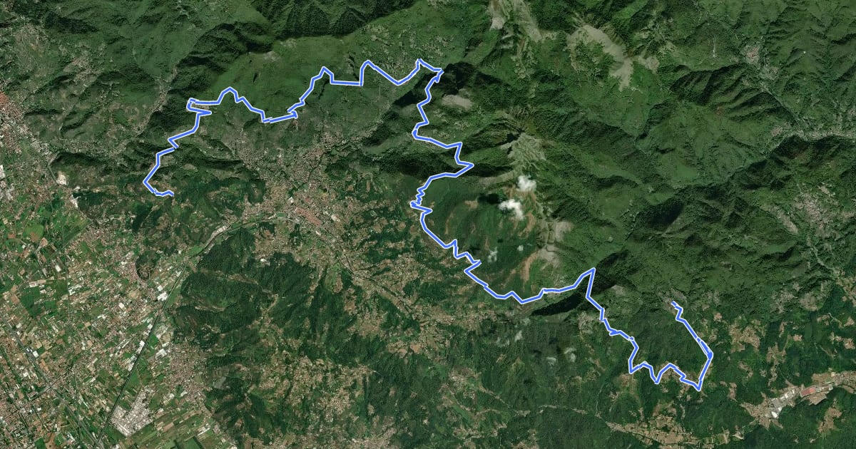 Маршрут Traversata delle Frazioni Camaioresi на спутниковом снимке