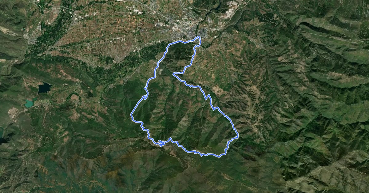 Маршрут Travesía Montes Aquilianos - B на спутниковом снимке