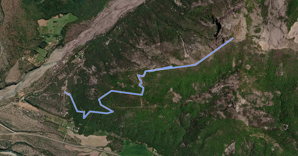 Маршрут Trekking Cerro La Campana на спутниковом снимке