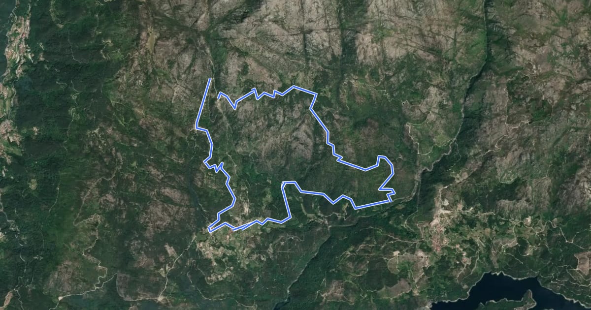 Маршрут Trilho do Sobreiral da Ermida do Gerês на спутниковом снимке
