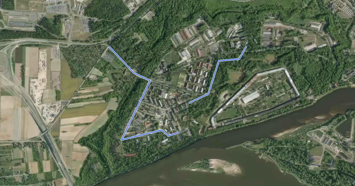 Маршрут Twierdza Modlin, Muzeum - Twierdza Modlin, Cmentarz на спутниковом снимке