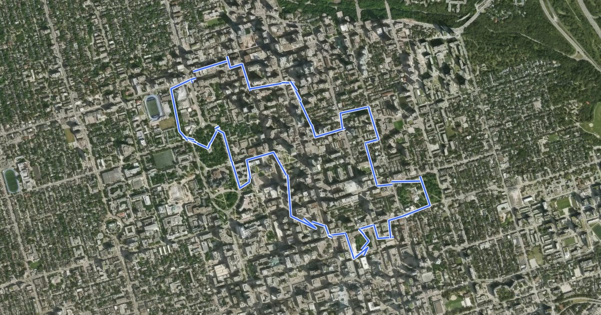 Маршрут Uptown Toronto Discovery Walk на спутниковом снимке