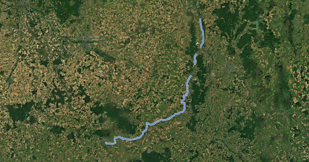 Маршрут Véloroute La Charité-sur-Loire - Saint-Amand-Montrond на спутниковом снимке