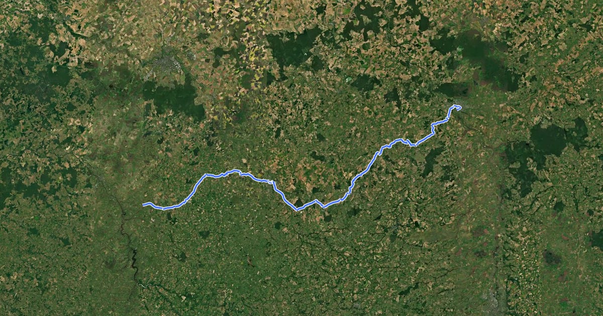 Маршрут Véloroute Saint-Amand-Montrond - Pommiers на спутниковом снимке