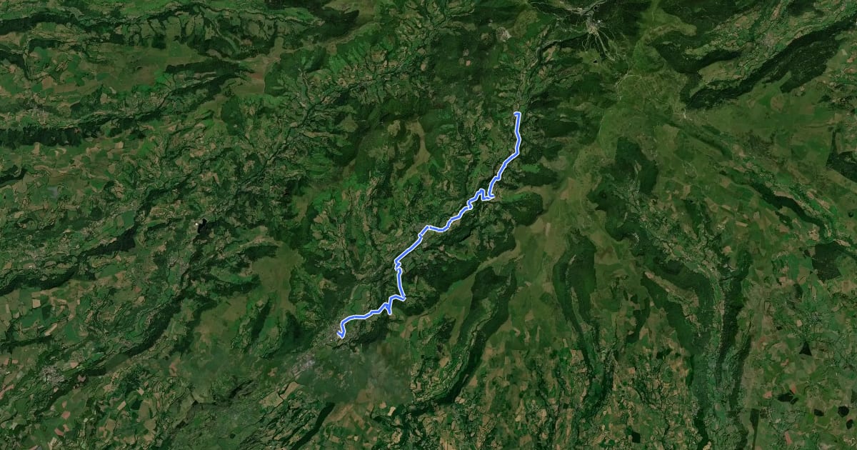 Маршрут VA 11 : Saint-Jacques-des-Blats - Vic-sur-Cère на спутниковом снимке