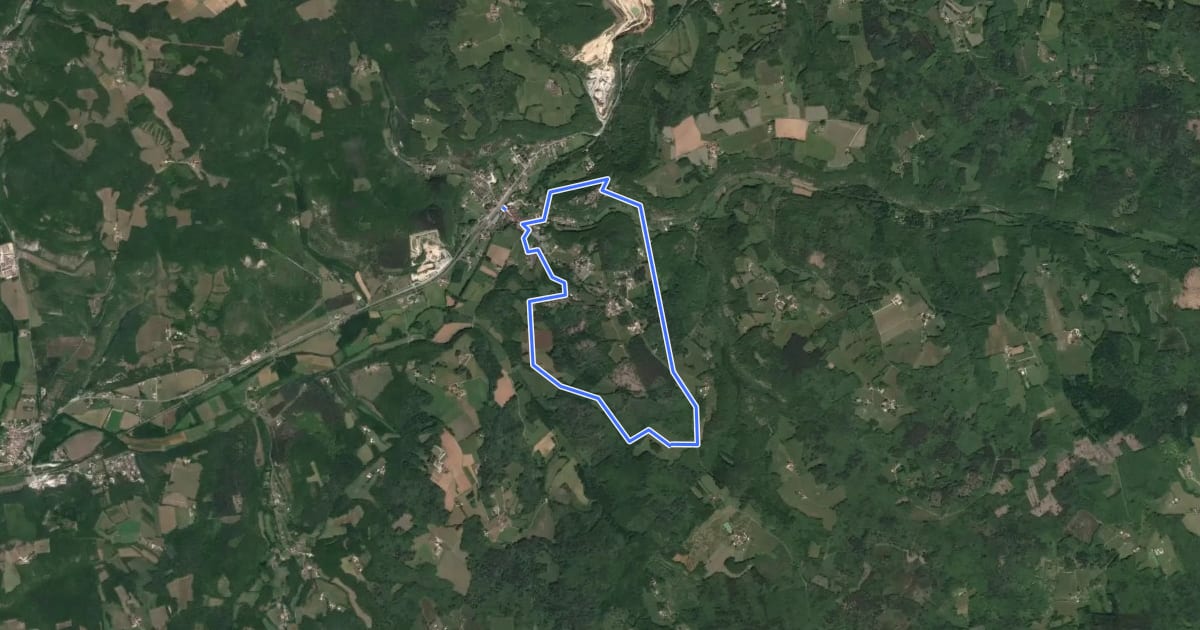 Маршрут Vers le hameau de la Ville на спутниковом снимке