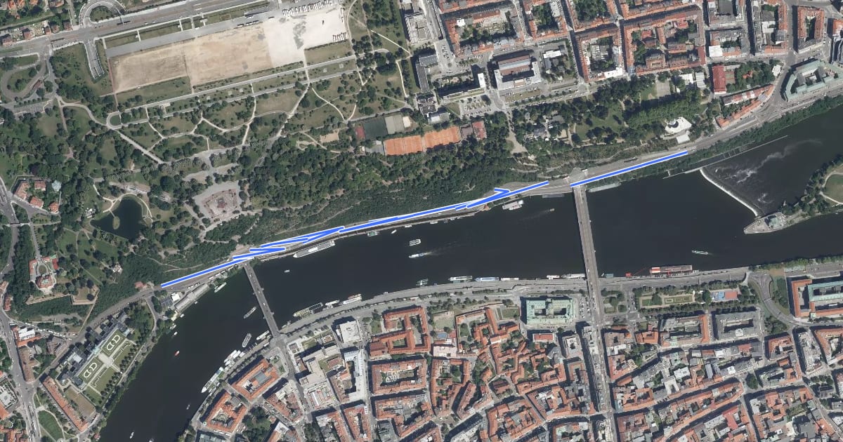 Маршрут Vltava, levobřežní trasa (návrh-local) на спутниковом снимке