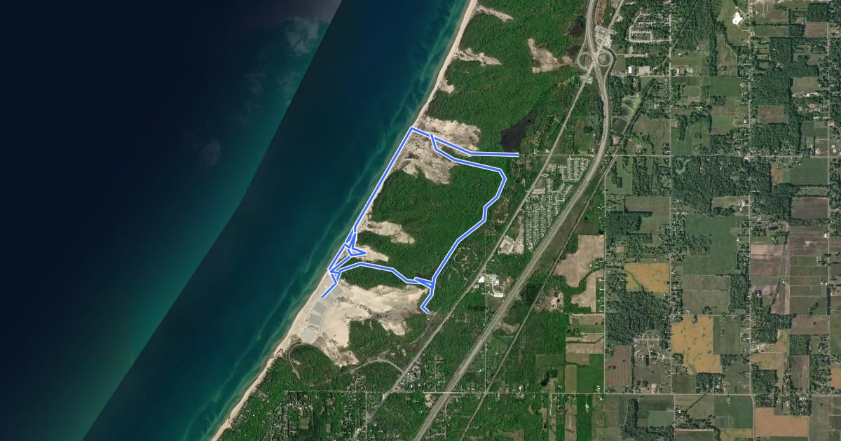 Маршрут Warren Dunes Foot Trails на спутниковом снимке