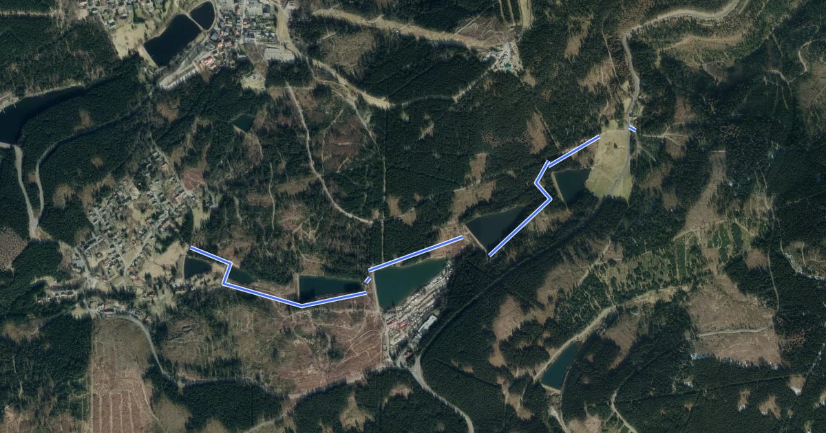 Маршрут WasserWanderWeg Auerhahn Teiche на спутниковом снимке