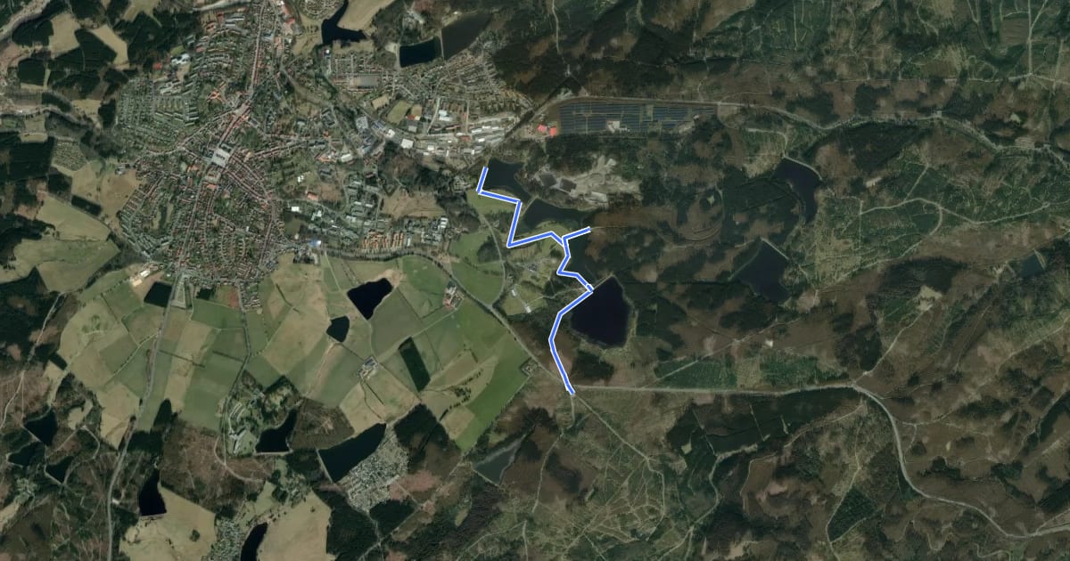 Маршрут WasserWanderWeg Hirschler-/Pfauenteiche на спутниковом снимке