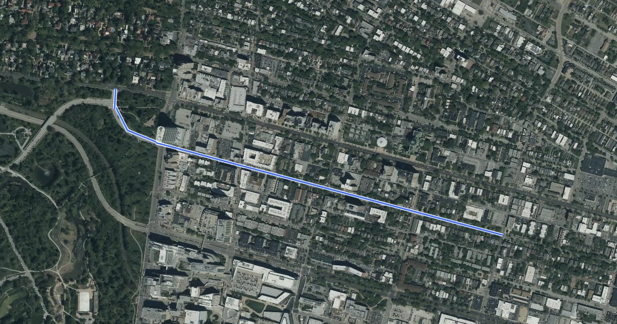 Маршрут West Pine Boulevard на спутниковом снимке