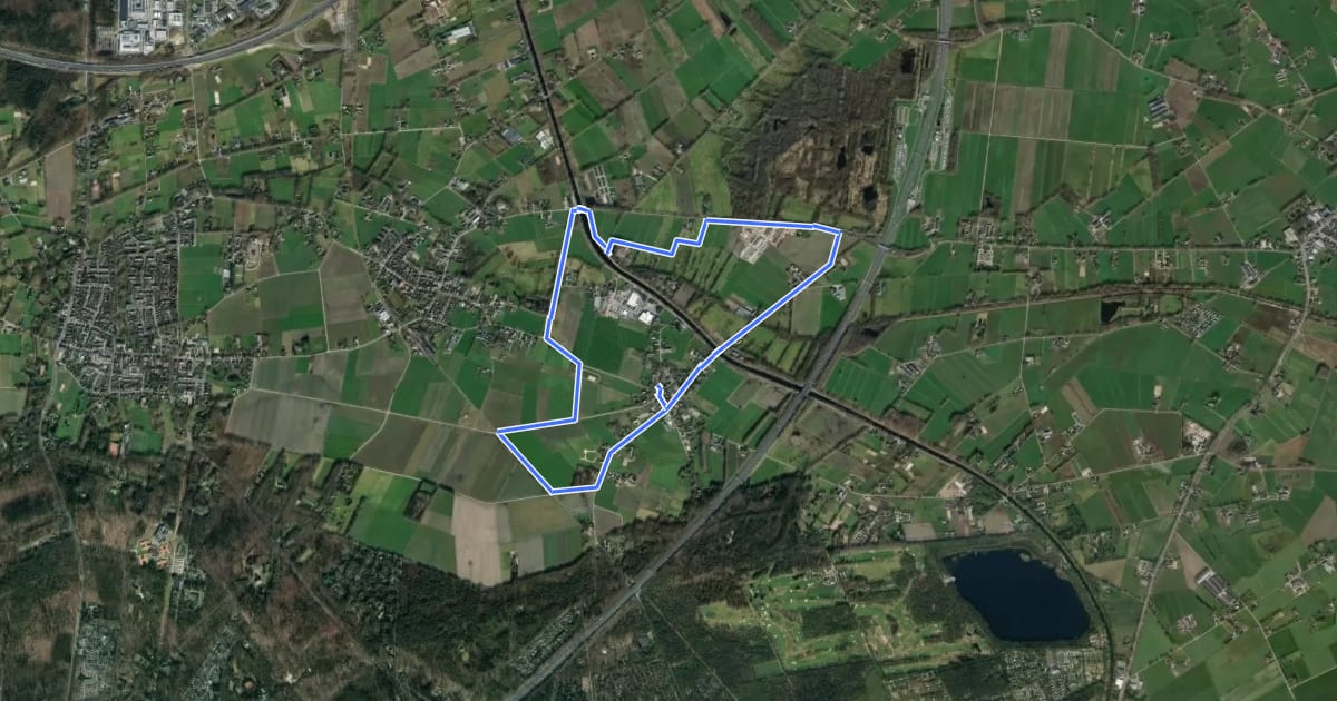 Маршрут WNW Veluwe -Beekbergerwoud/Oosterhuizen - paarse route на спутниковом снимке