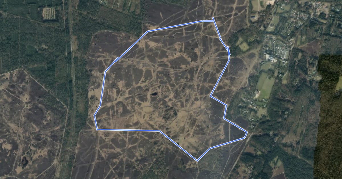Маршрут WNW Veluwe - Elspeetscheheide - paarse route на спутниковом снимке