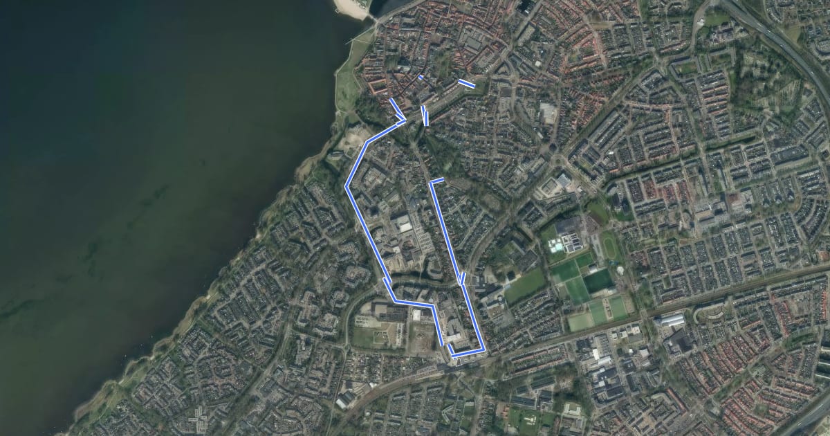 Маршрут WNW Veluwe - Harderwijk-Centrum/Harderwijk-Station - oranje route на спутниковом снимке