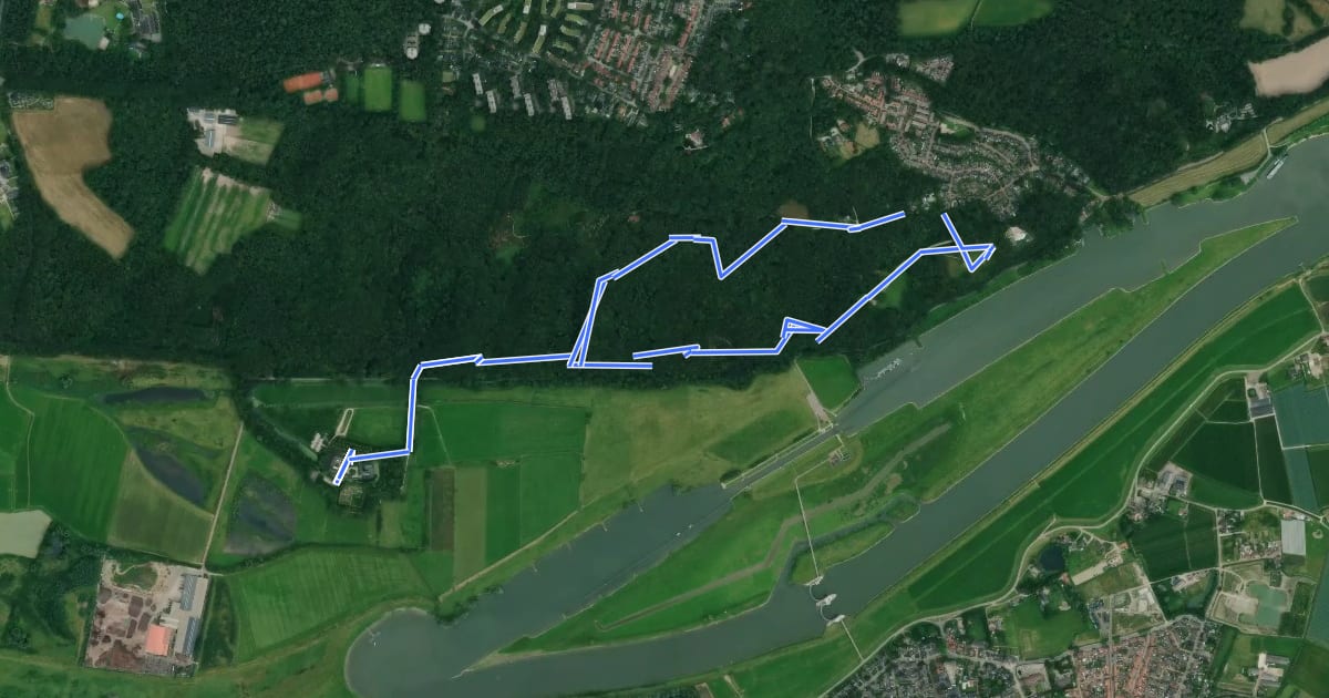 Маршрут WNW Veluwe - Kasteel Doorwerth - rode route на спутниковом снимке