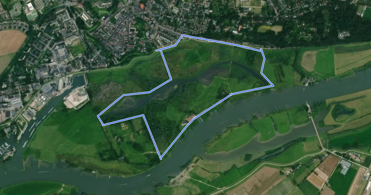 Маршрут WNW Veluwe - Wageningse Uiterwaarden - blauwe route на спутниковом снимке