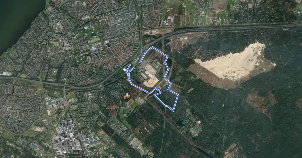 Маршрут WNW Veluwe - Watertorenweg/Harderwijk - oranje route на спутниковом снимке