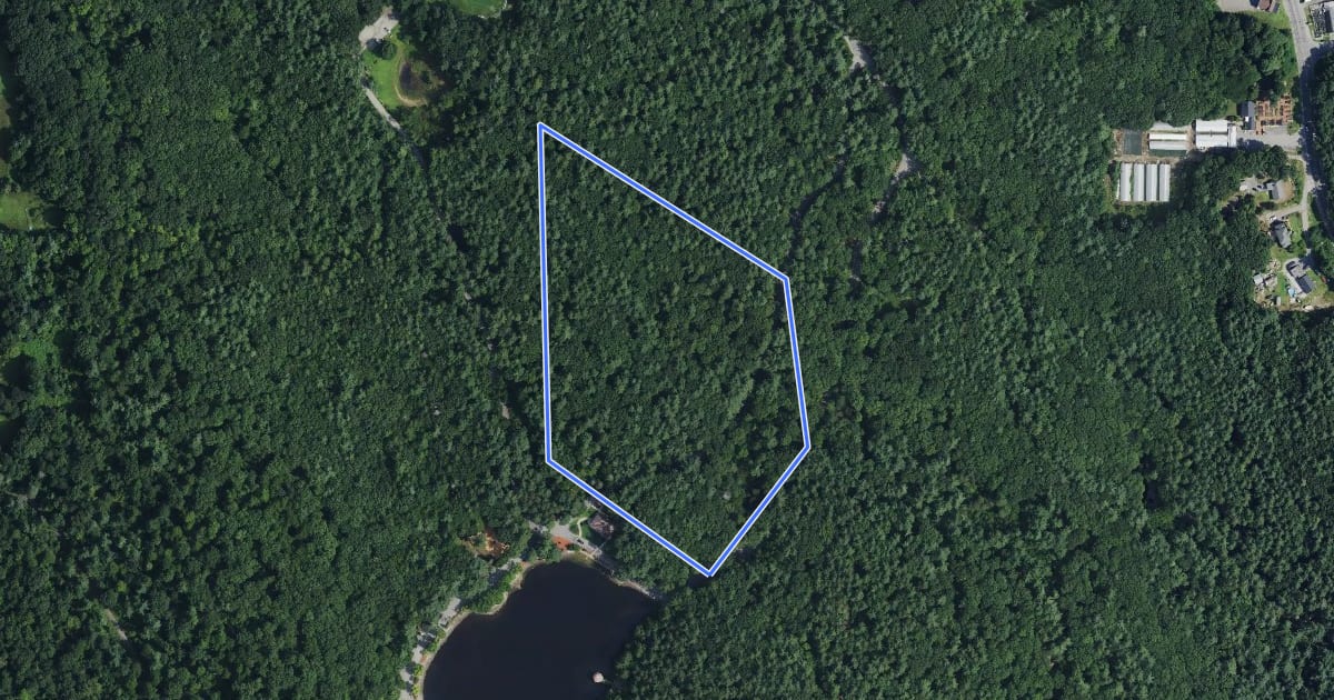 Маршрут Woodland Path Loop на спутниковом снимке