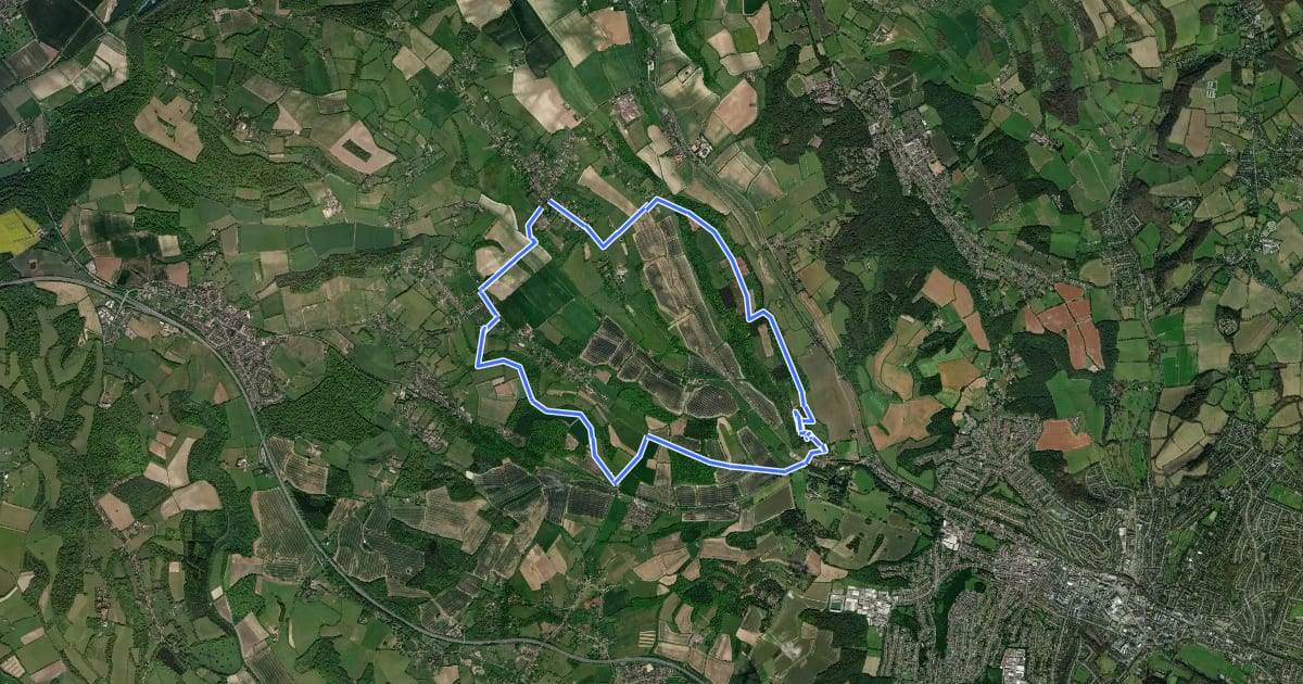 Маршрут Wycombe West Ridges and Bottoms walk, West Wycombe Village на спутниковом снимке