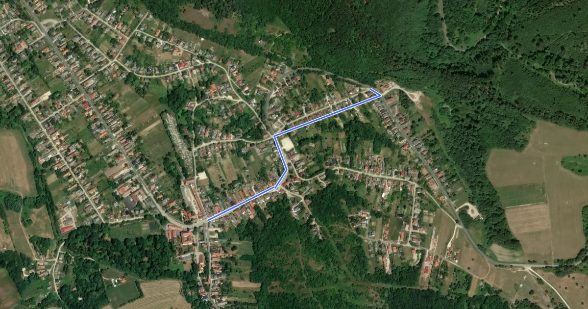 Маршрут Z■ (Bakonybél, központ – Petőfi utca – Z) на спутниковом снимке