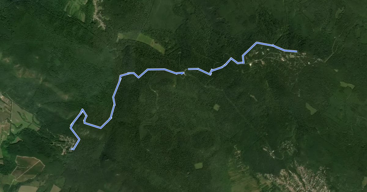 Маршрут Z+, Hunfalvy út (Klastrompuszta th. – Két-bükkfa-nyereg – Dobogókő, hegytető aut. m.) на спутниковом снимке