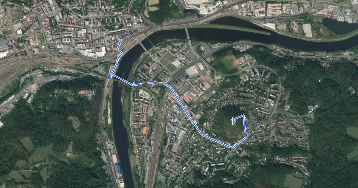 Маршрут [Z] Ústí nad Labem - Střekovská vyhlídka на спутниковом снимке