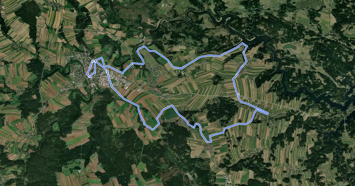 Маршрут Zwettl Radweg 5, rot на спутниковом снимке